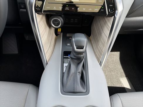 Used 2023 Toyota Venza Limited AWD/4WD image 20