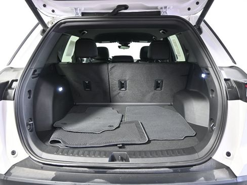 Used 2025 Chevrolet Equinox RS w/ Safety and Technology Package AWD/4WD image 17