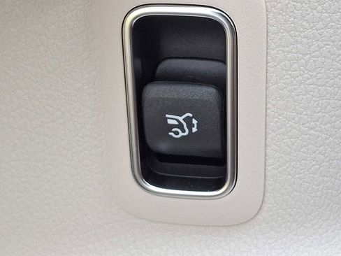 Certified 2025 Mercedes-Benz GLA 250 4MATIC image 23