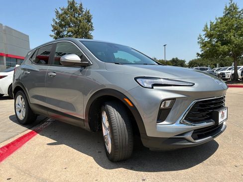 Used 2025 Buick Encore GX Preferred FWD image 4