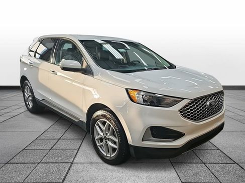 Used 2024 Ford Edge SEL image 3