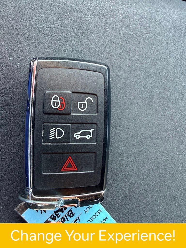 Used 2023 Land Rover Defender 130 SE AWD/4WD image 33