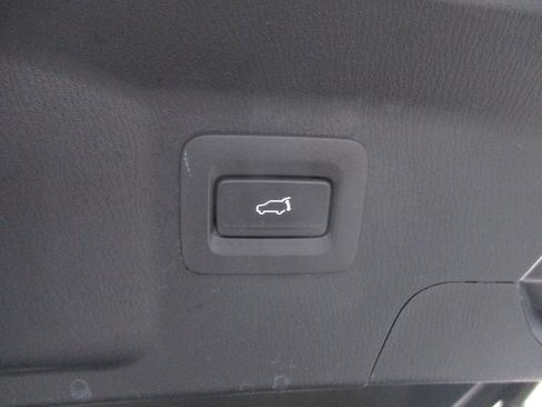 Used 2018 MAZDA CX-9 Touring image 16