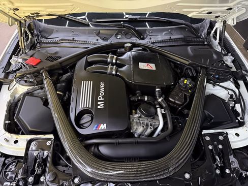 Used 2016 BMW M4 Coupe RWD image 26