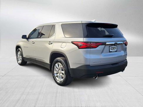 Used 2022 Chevrolet Traverse LS image 6