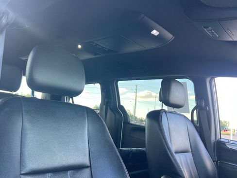 Used 2017 Dodge Grand Caravan GT image 15