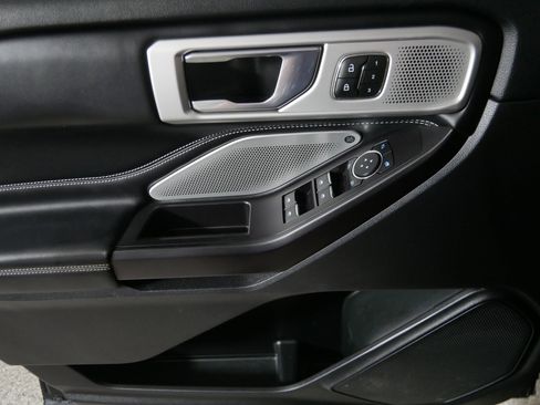 Used 2020 Ford Explorer ST w/ Premium Technology Package image 19