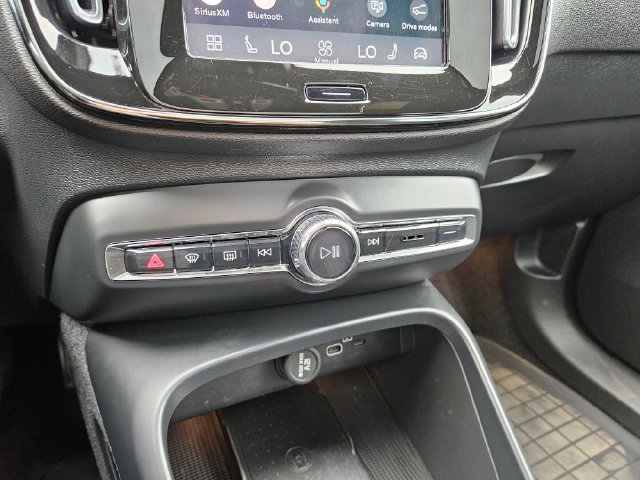 Used 2023 Volvo XC40 Recharge Plus w/ Protection Package Premier AWD/4WD image 26