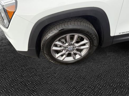 Used 2023 GMC Terrain SLT image 10