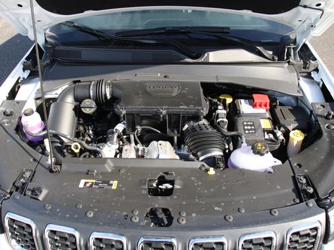 New 2026 Jeep Compass Latitude image 37