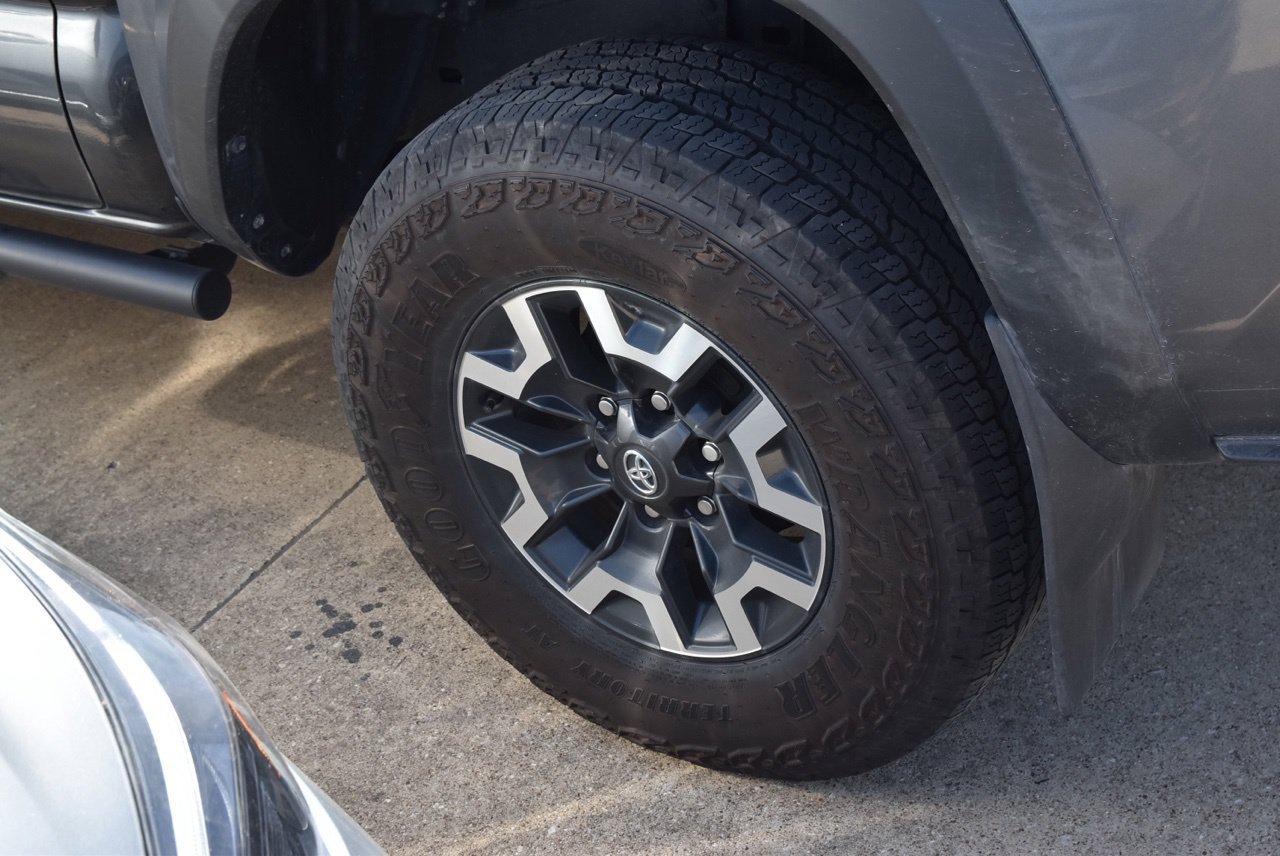 Used 2023 Toyota Tacoma TRD Off-Road AWD/4WD image 12