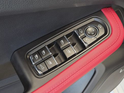 Certified 2022 Porsche Macan GTS AWD/4WD image 15