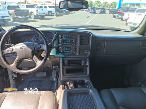 Used 2005 Chevrolet Silverado 3500 LT w/ Heavy-Duty Power Package AWD/4WD image 9