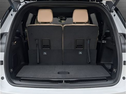 New 2026 Jeep Grand Cherokee L Limited RWD image 7