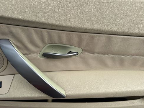 Used 2008 BMW Z4 3.0i RWD image 18