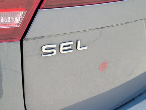 Used 2022 Volkswagen Tiguan SEL R-Line AWD/4WD image 8