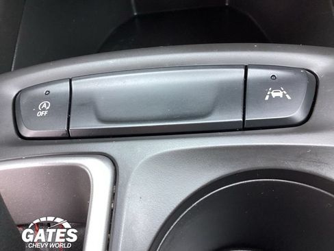 Used 2024 Chevrolet Trax RS FWD image 24