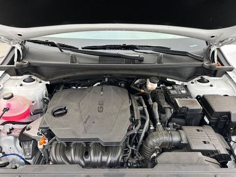 Used 2025 Kia Sportage EX image 17