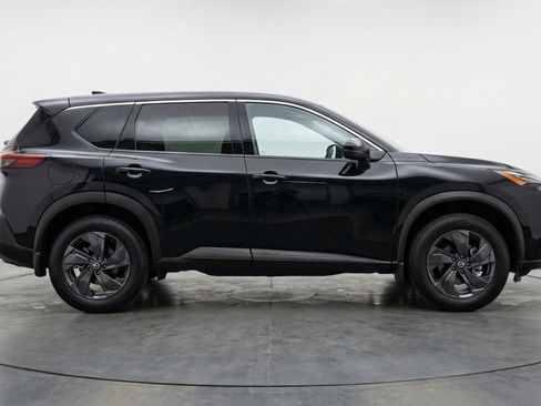 Used 2025 Nissan Rogue SV AWD/4WD image 11