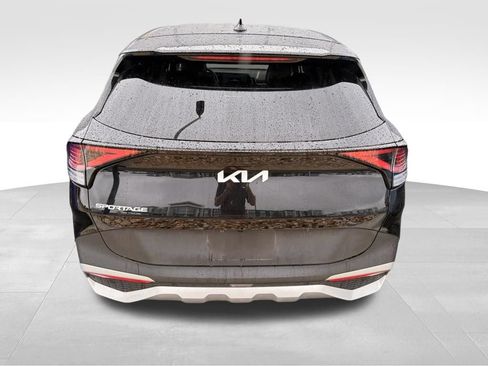 Used 2025 Kia Sportage EX FWD image 5