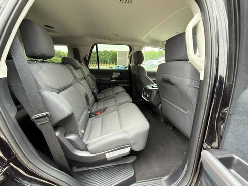 Used 2025 Ford Expedition Active AWD/4WD image 10