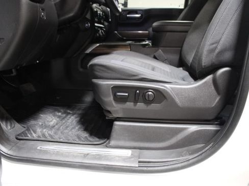 Used 2021 Chevrolet Silverado 1500 LT Trail Boss w/ Convenience Package II AWD/4WD image 18