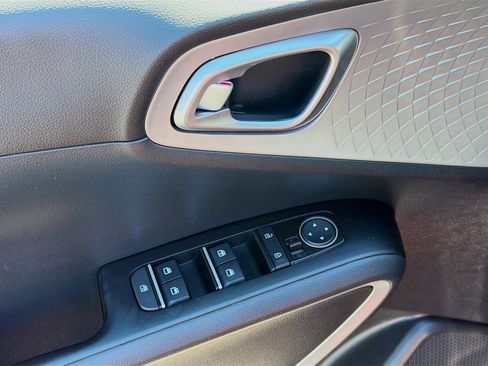 Used 2022 Kia Soul LX image 22