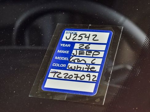 New 2026 Jeep Grand Cherokee Altitude image 29