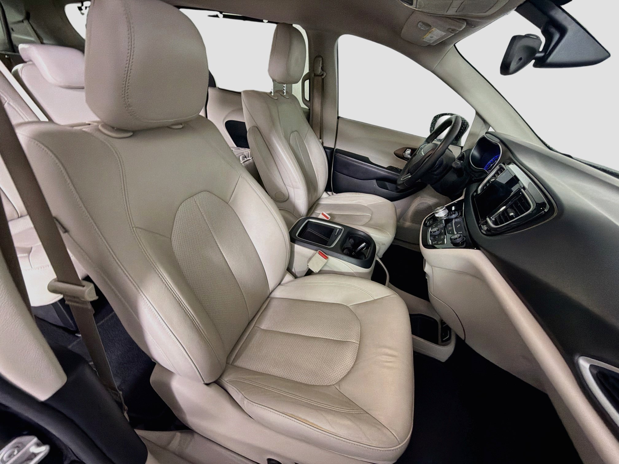Used 2017 Chrysler Pacifica Touring-L Plus FWD image 33