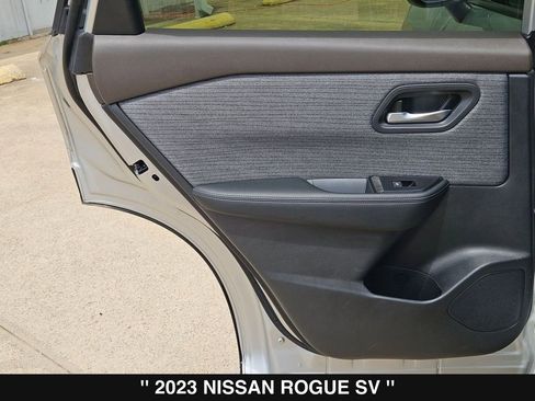 Used 2023 Nissan Rogue SV FWD image 17