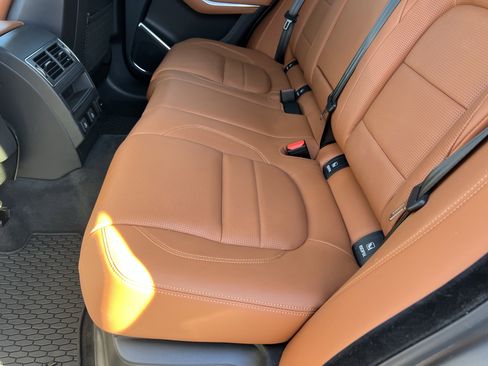 Certified 2025 Jaguar F-PACE R-Dynamic S image 33