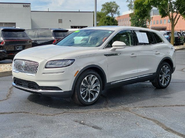Used 2023 Lincoln Nautilus Reserve AWD/4WD image 2