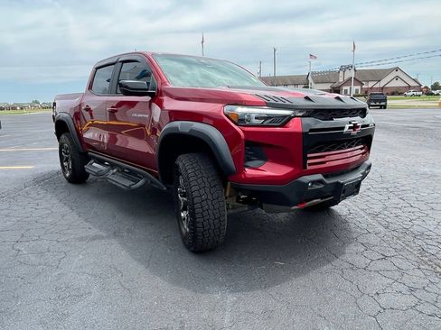 Used 2024 Chevrolet Colorado ZR2 w/ Technology Package AWD/4WD image 3