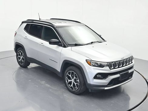 Used 2024 Jeep Compass Limited AWD/4WD image 30