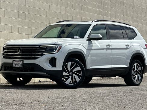 Used 2024 Volkswagen Atlas SE FWD image 8