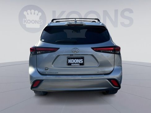 Used 2023 Toyota Highlander Platinum image 5