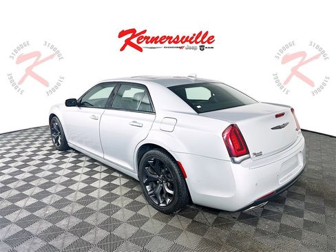 Used 2023 Chrysler 300 S image 5