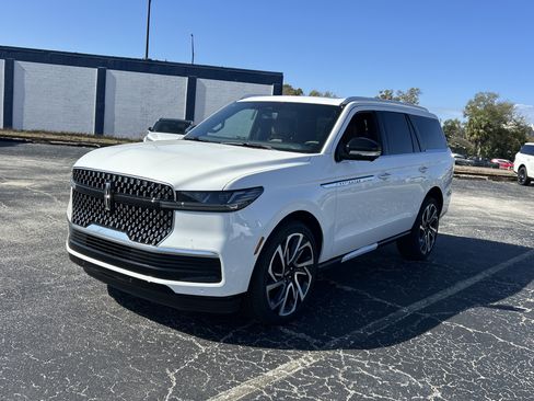 New 2026 Lincoln Navigator Reserve AWD/4WD image 8