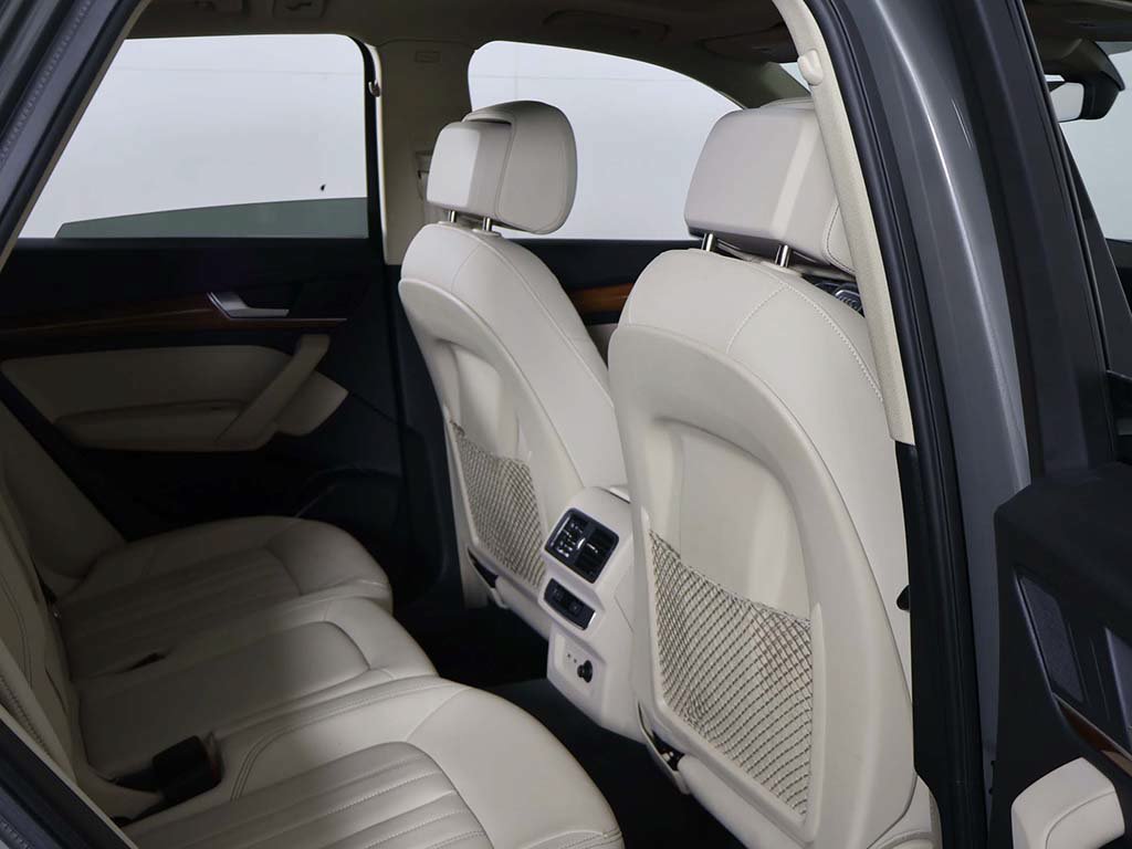 Used 2023 Audi Q5 2.0T Premium w/ Convenience Package AWD/4WD image 29