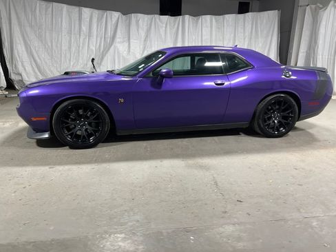 Used 2016 Dodge Challenger R/T Scat Pack RWD image 4