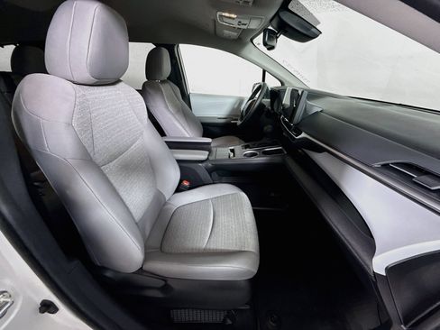 Certified 2026 Toyota Sienna LE AWD/4WD image 27