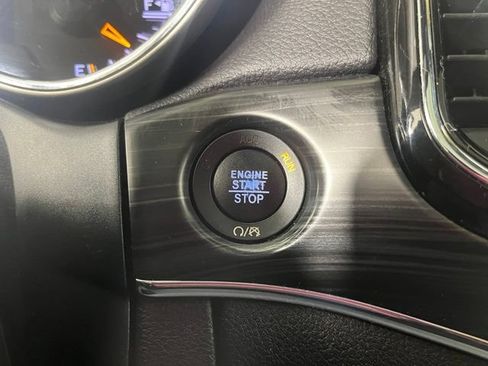Used 2020 Jeep Grand Cherokee Limited AWD/4WD image 24