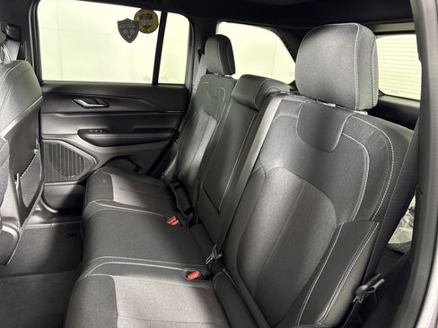 New 2025 Jeep Grand Cherokee Laredo X image 13