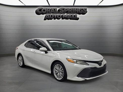 Used 2019 Toyota Camry XLE FWD image 1