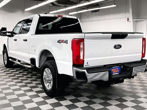 Used 2023 Ford F250 XLT image 2