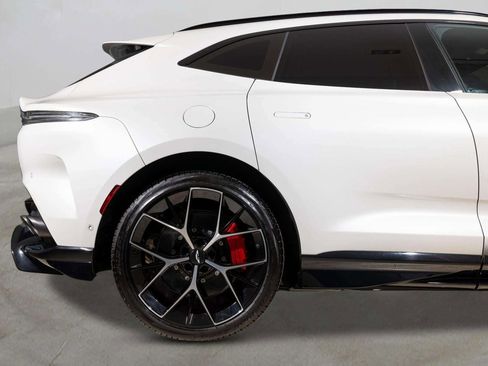 Used 2025 Aston Martin DBX 707 image 51