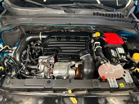 Used 2022 Jeep Renegade Latitude AWD/4WD image 23