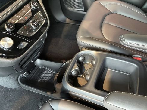 New 2026 Chrysler Pacifica Select AWD/4WD image 28