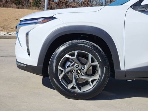 New 2026 Chevrolet Trax LT w/ Driver Confidence Package image 8