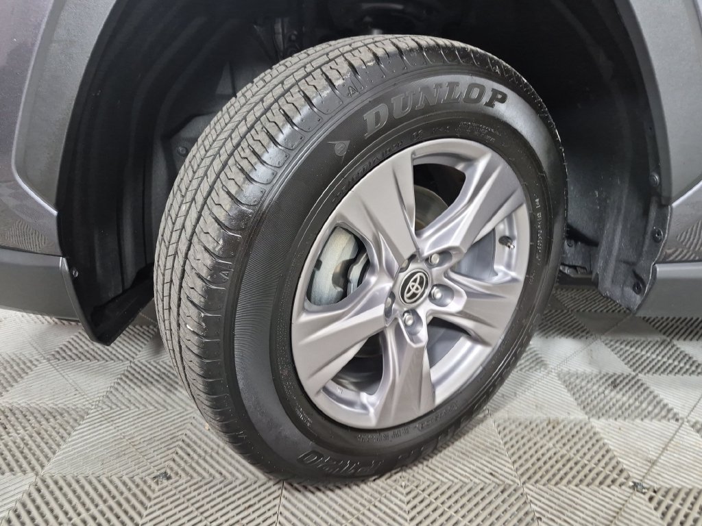 Used 2024 Toyota RAV4 XLE w/ Convenience Package FWD image 10